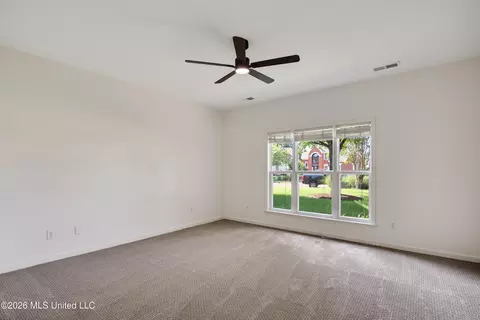 Living - 7105 N Apache Dr, Olive Branch, MS 38654 photo 7 of 7