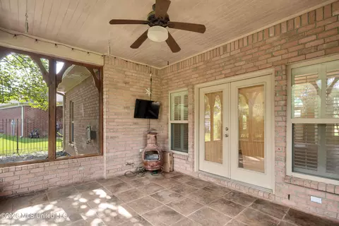 Exterior - 7105 N Apache Dr, Olive Branch, MS 38654 photo 5 of 7