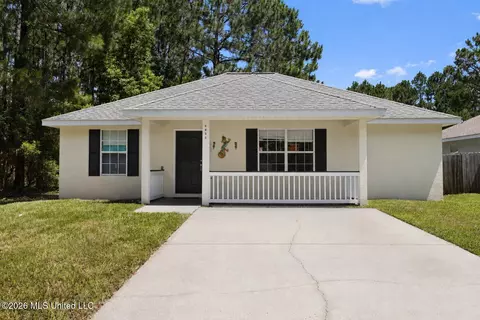 6032 E Oktibbeha St, Bay Saint Louis, MS 39520