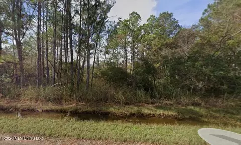10031 Everest St, Bay Saint Louis, MS 39520