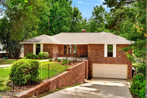 1008 E Lakeshore Dr, Carriere, MS 39426