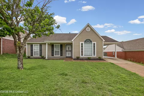 2563 Waverly Dr, Horn Lake, MS 38637