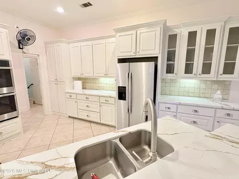 Kitchen - 3920 Roxbury Rd, Jackson, MS 39211 photo 3 of 5