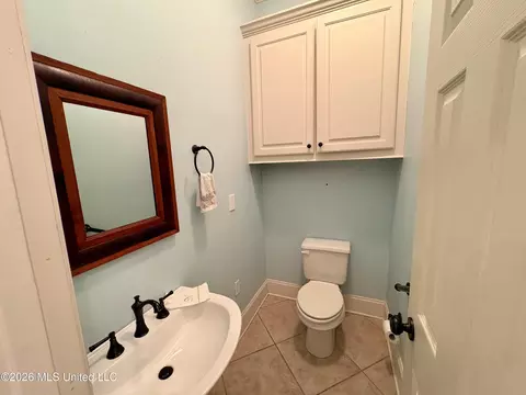 Bath - 3920 Roxbury Rd, Jackson, MS 39211 photo 1 of 7