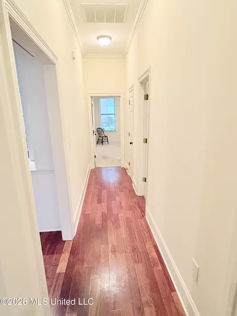 Entry Way - 3920 Roxbury Rd, Jackson, MS 39211 photo 6 of 6