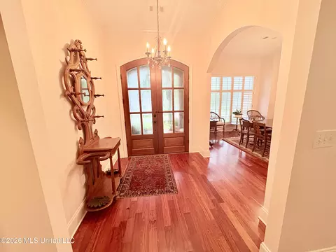Entry Way - 3920 Roxbury Rd, Jackson, MS 39211 photo 1 of 6