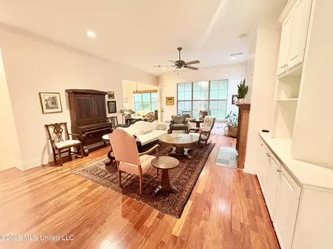 Living - 3920 Roxbury Rd, Jackson, MS 39211 photo 1 of 3