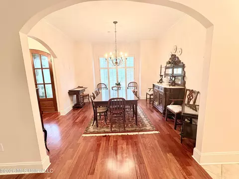 Dining - 3920 Roxbury Rd, Jackson, MS 39211 photo 1 of 3