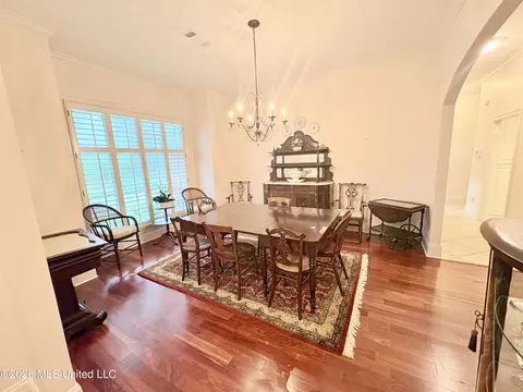 Dining - 3920 Roxbury Rd, Jackson, MS 39211 photo 3 of 3