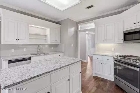 Kitchen - 117 Trace Rdg, Clinton, MS 39056 photo 4 of 4