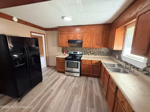 Kitchen - 1335 Morson Rd, Jackson, MS 39209 photo 2 of 2