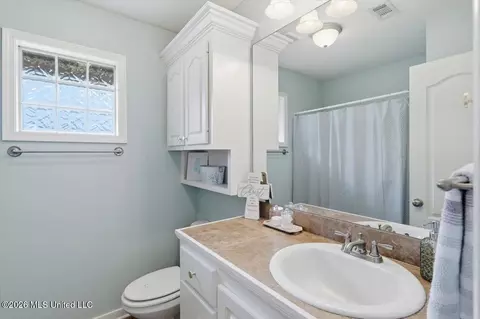 Bath - 326 Fairview Dr, Brandon, MS 39047 photo 2 of 2