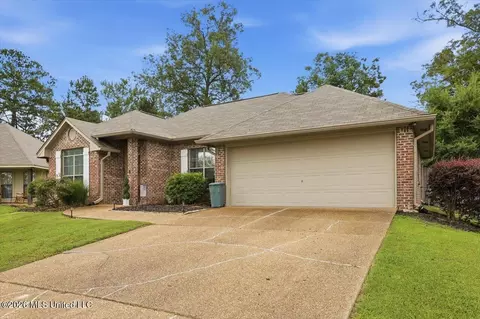 Exterior - 326 Fairview Dr, Brandon, MS 39047 photo 4 of 7