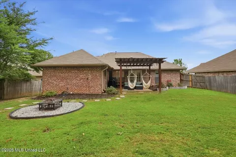 Exterior - 326 Fairview Dr, Brandon, MS 39047 photo 5 of 7