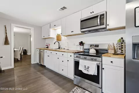 Kitchen - 1230 Weeks Rd, Lucedale, MS 39452 photo 4 of 4