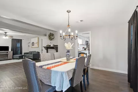 Dining - 1230 Weeks Rd, Lucedale, MS 39452 photo 1 of 1
