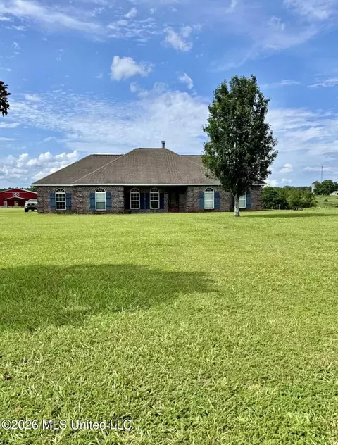 16 D O Stanford Rd, Poplarville, MS 39470
