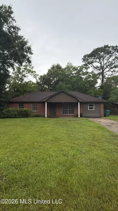 5210 Friar Tuck Ave, Pascagoula, MS 39581
