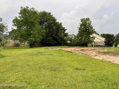 12220 Charwood Ave, Gulfport, MS 39503