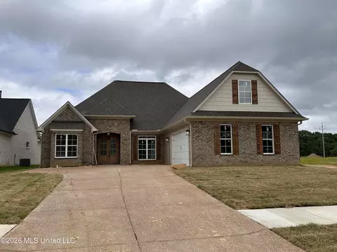3636 Hatton Dr, Nesbit, MS 38651