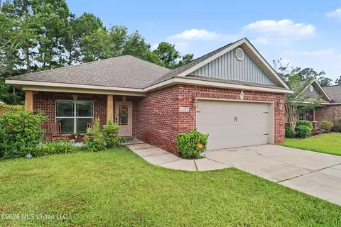 14017 Fox Hill Dr, Gulfport, MS 39503