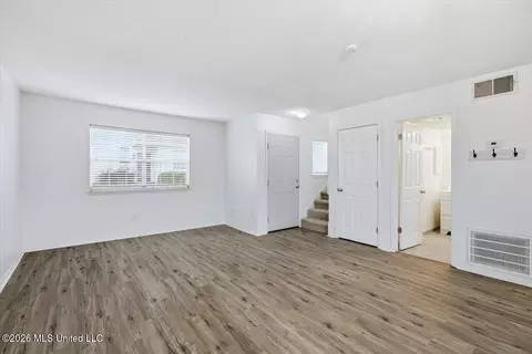 Living - 1010 Windrose Dr, Brandon, MS 39047 photo 1 of 3