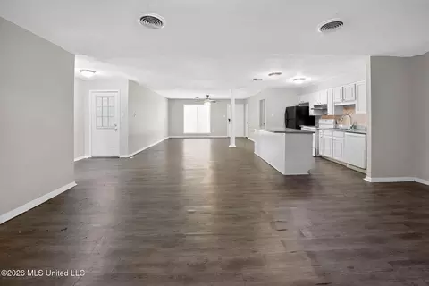 Living - 405 Crestview Dr, Clinton, MS 39056 photo 4 of 4