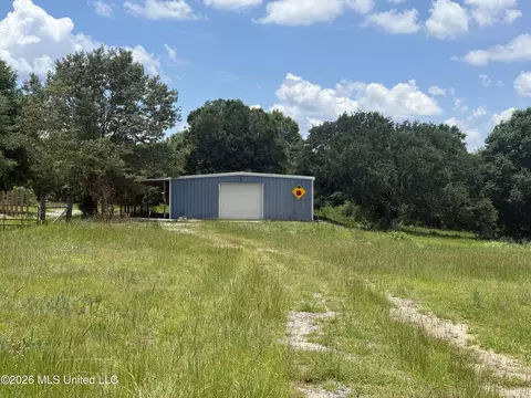 2151 Sally Parker Rd, Lucedale, MS 39452