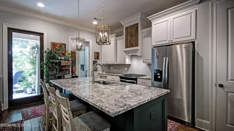 Kitchen - 46 Charleston Cir, Brandon, MS 39047 photo 1 of 4