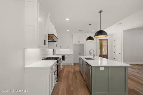 Kitchen - 21 Redmont Dr, Sumrall, MS 39482 photo 2 of 5