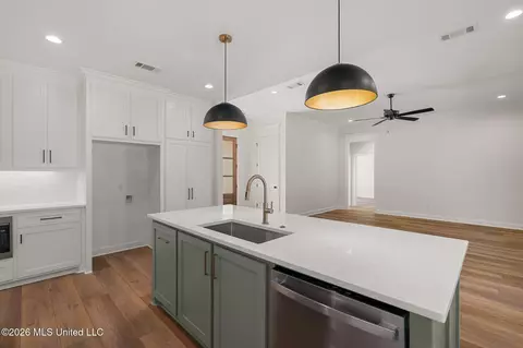 Kitchen - 21 Redmont Dr, Sumrall, MS 39482 photo 3 of 5