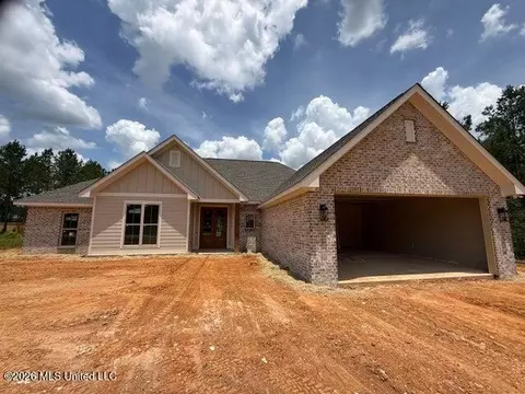 21 Redmont Dr, Sumrall, MS 39482