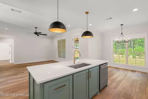 Kitchen - 21 Redmont Dr, Sumrall, MS 39482 photo 5 of 5