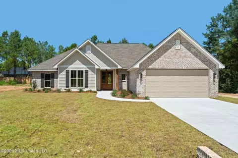 21 Redmont Dr, Sumrall, MS 39482