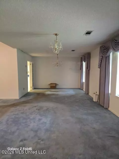 Living - 1051 Briarwood Dr, Lorman, MS 39096 photo 4 of 4