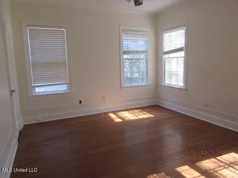 445 E Ridgeway St, Jackson, MS 39206 photo 4