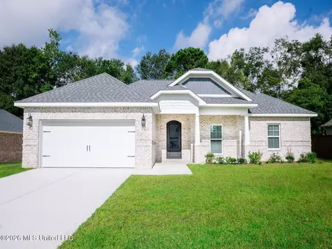 13545 Garland Rd, Ocean Springs, MS 39564