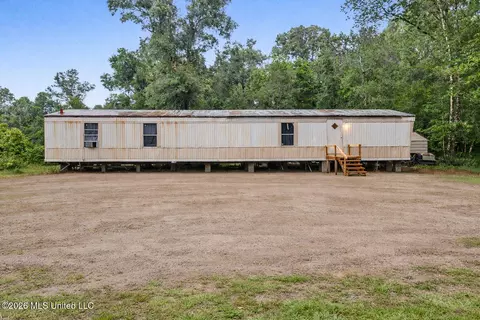 190 Burnis Havard Rd # E, Perkinston, MS 39573