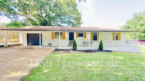 1256 Haywood Dr, Southaven, MS 38671