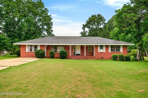 301 Jacobs St, Poplarville, MS 39470
