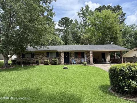 1920 Bienville Dr, Jackson, MS 39212