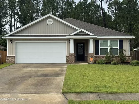 6587 Eastland Cir, Biloxi, MS 39532