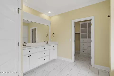 Entry Way - 174 Falls Xing, Madison, MS 39110 photo 2 of 2