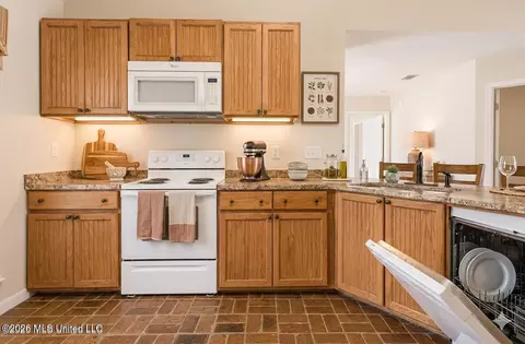 Kitchen - 138 Estelle Dr, Lucedale, MS 39452 photo 4 of 4