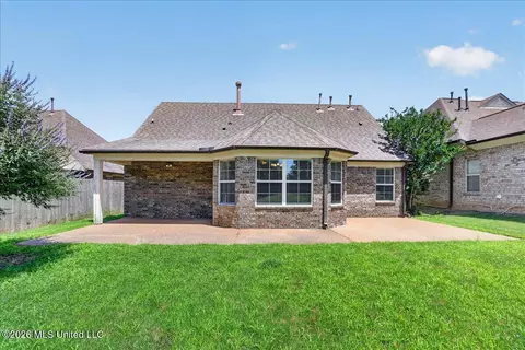 Exterior - 859 W Fairway Pointe Cv, Hernando, MS 38632 photo 4 of 7