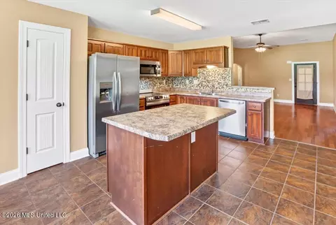 Kitchen - 859 W Fairway Pointe Cv, Hernando, MS 38632 photo 1 of 1