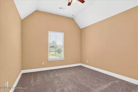Bedroom - 859 W Fairway Pointe Cv, Hernando, MS 38632 photo 2 of 4