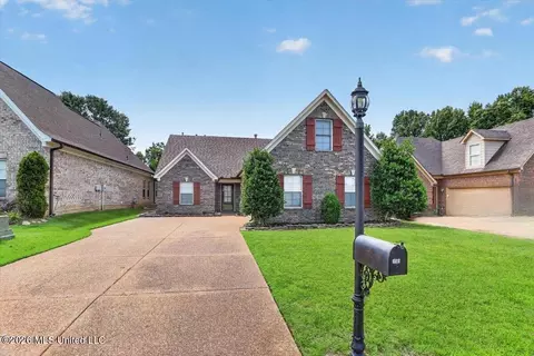 Exterior - 859 W Fairway Pointe Cv, Hernando, MS 38632 photo 2 of 7
