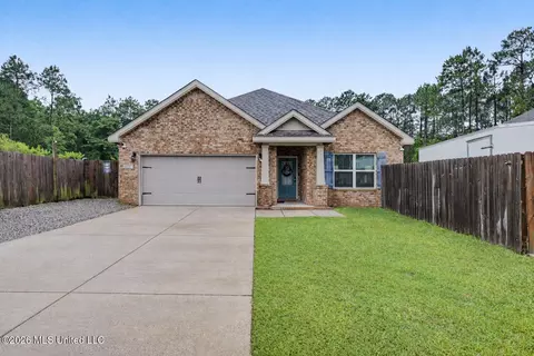 5237 Overland Dr, Biloxi, MS 39532