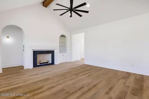 Living - 115 Genoa Dr, Madison, MS 39110 photo 2 of 5
